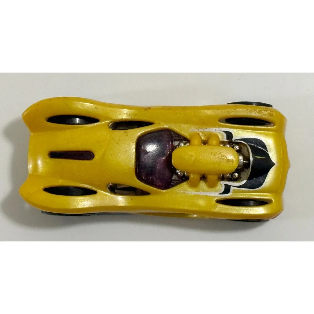 Hot Wheels 16 Angels Toy Car Kids 1:64 Yellow Diecast Futuristic Race Car 2003